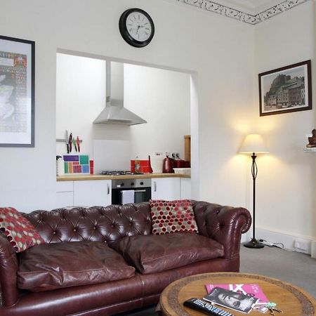Appartement Modern And Colourful Flat By The Castle à Édimbourg Extérieur photo