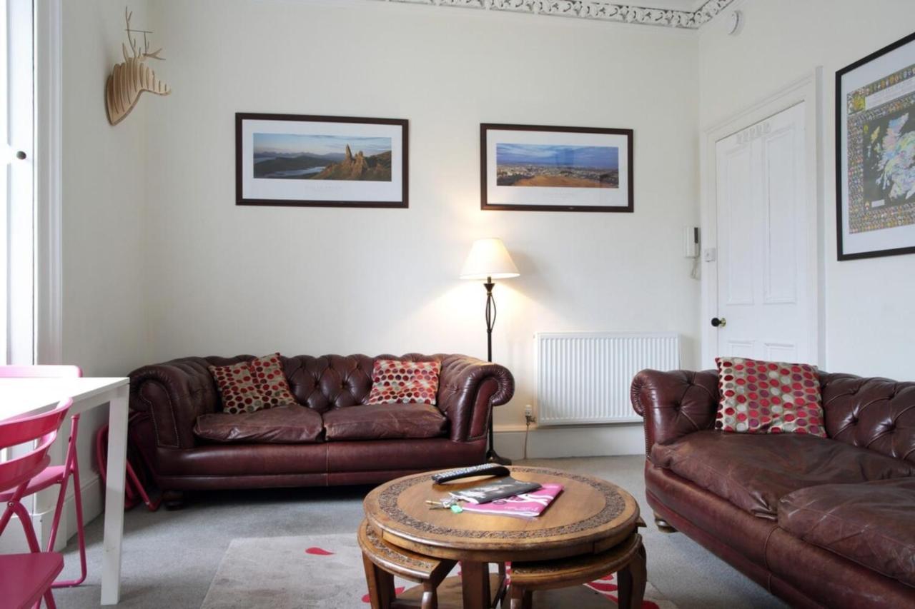 Appartement Modern And Colourful Flat By The Castle à Édimbourg Extérieur photo